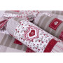 Flanelové posteľné obliečky Patchwork červený so srdiečkom